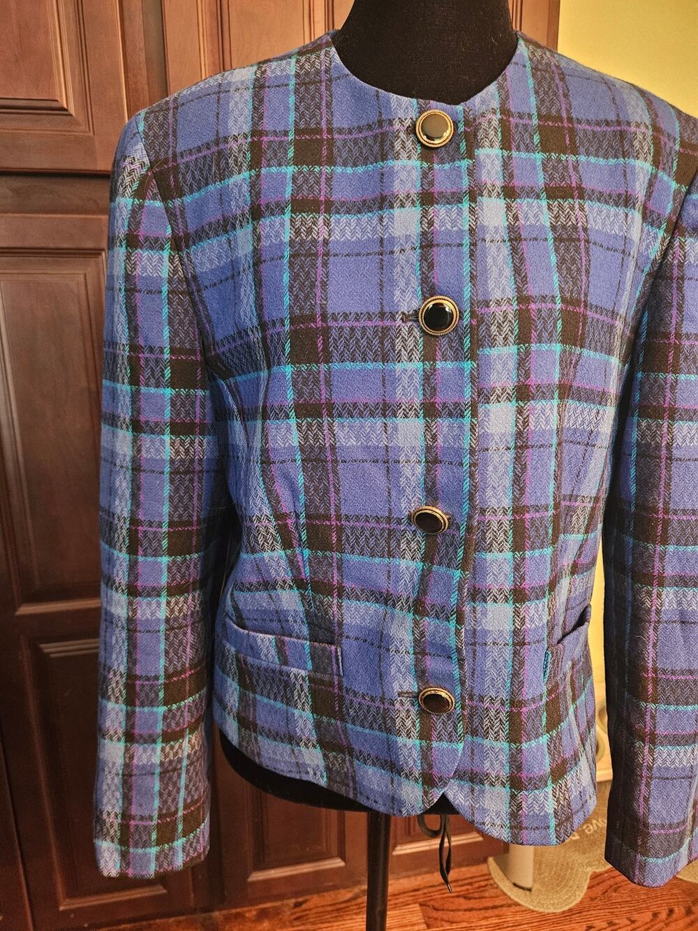Pendleton Vintage Woman's 100% Virgin Wool Blue Teal Black Plaid Coat 10